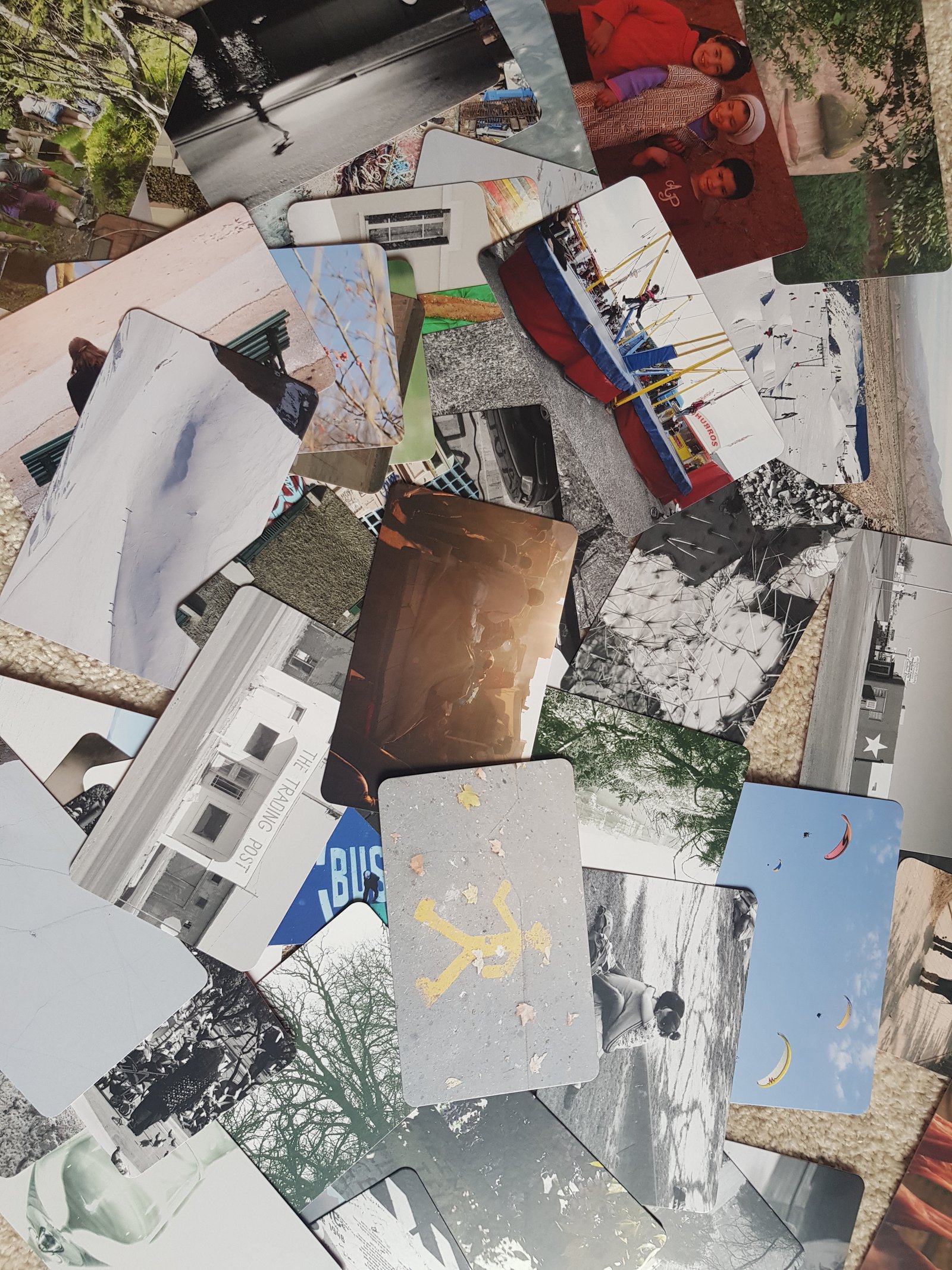 Édition 10 ans KatsImages, cartes éparpillées